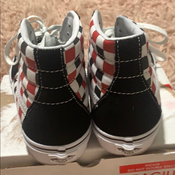 Vans - Picture 3 of 8